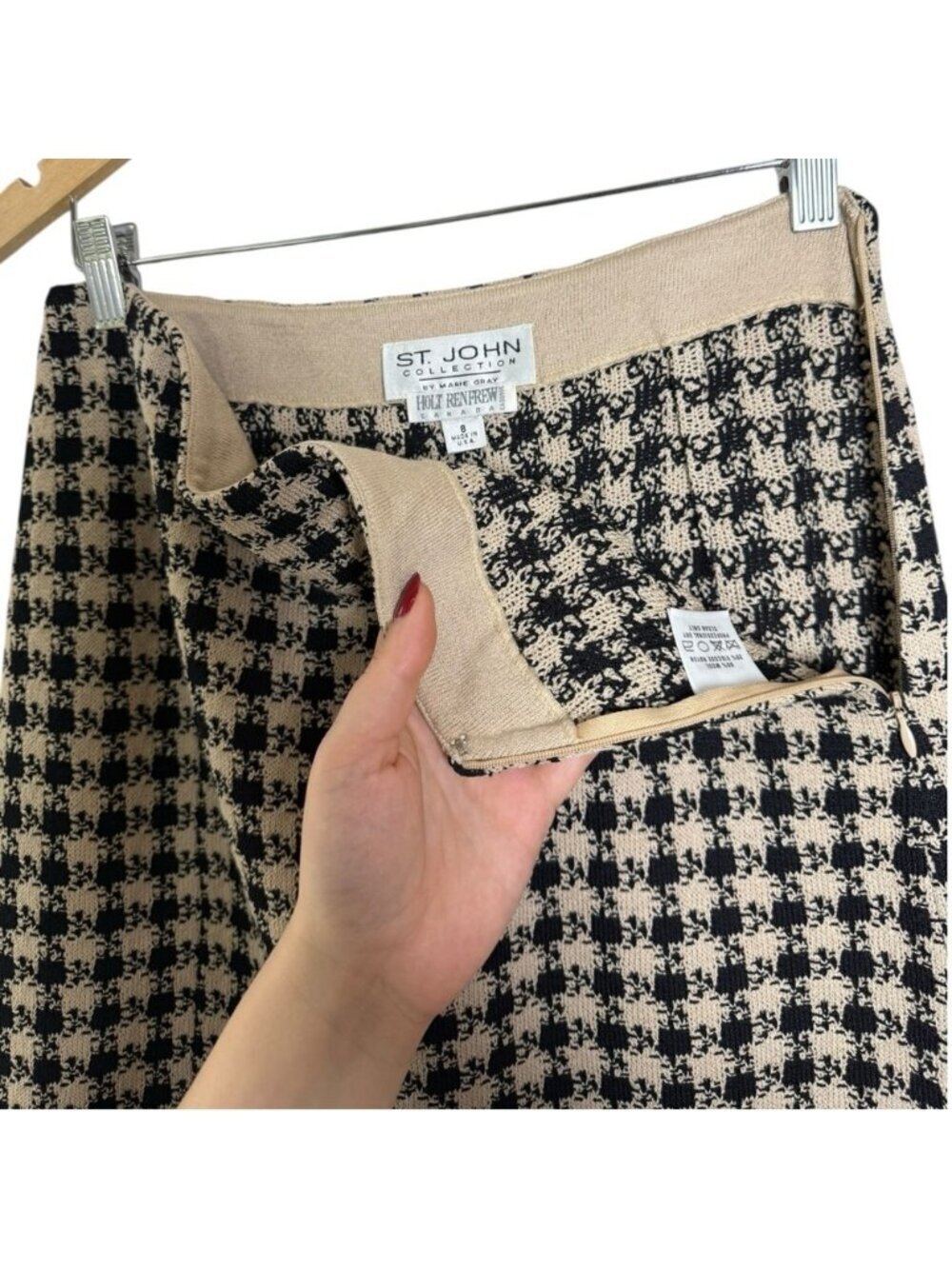 St. John Houndstooth Santana Knit Two Piece Skirt Suit Set - Jacket 4 Skirt 8 - Picture 9 of 11